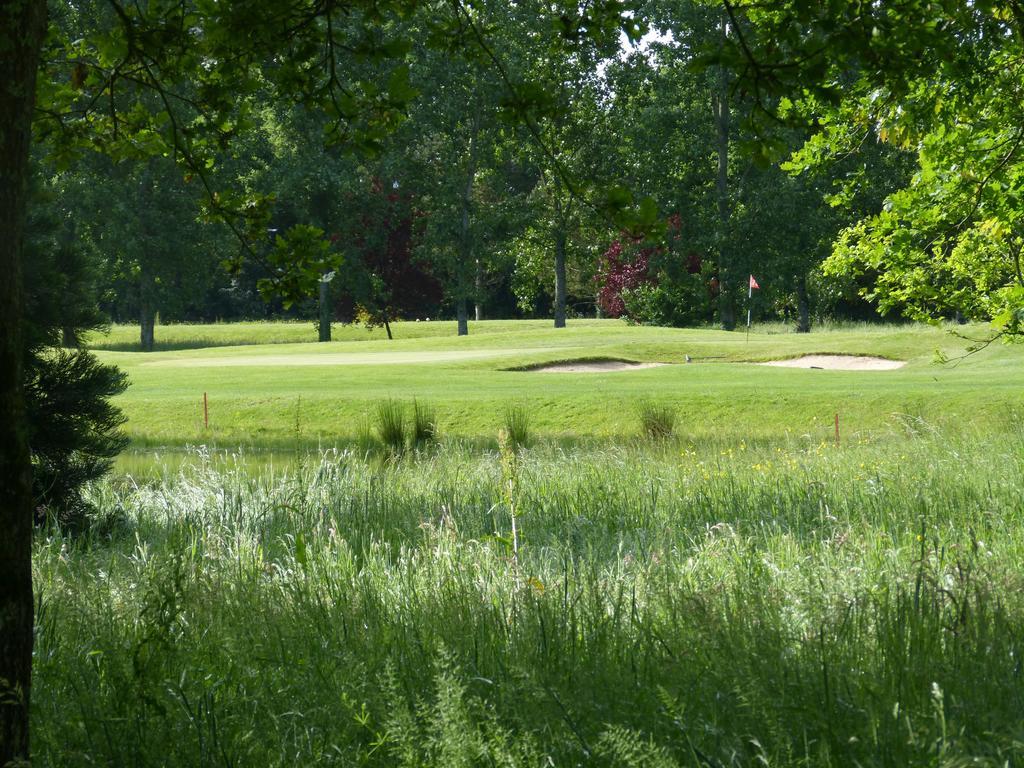 Anjou Golf And Country Club Hotel Champigne ภายนอก รูปภาพ
