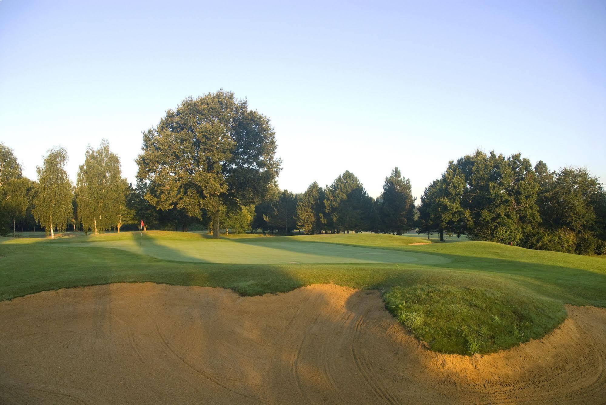 Anjou Golf And Country Club Hotel Champigne ภายนอก รูปภาพ