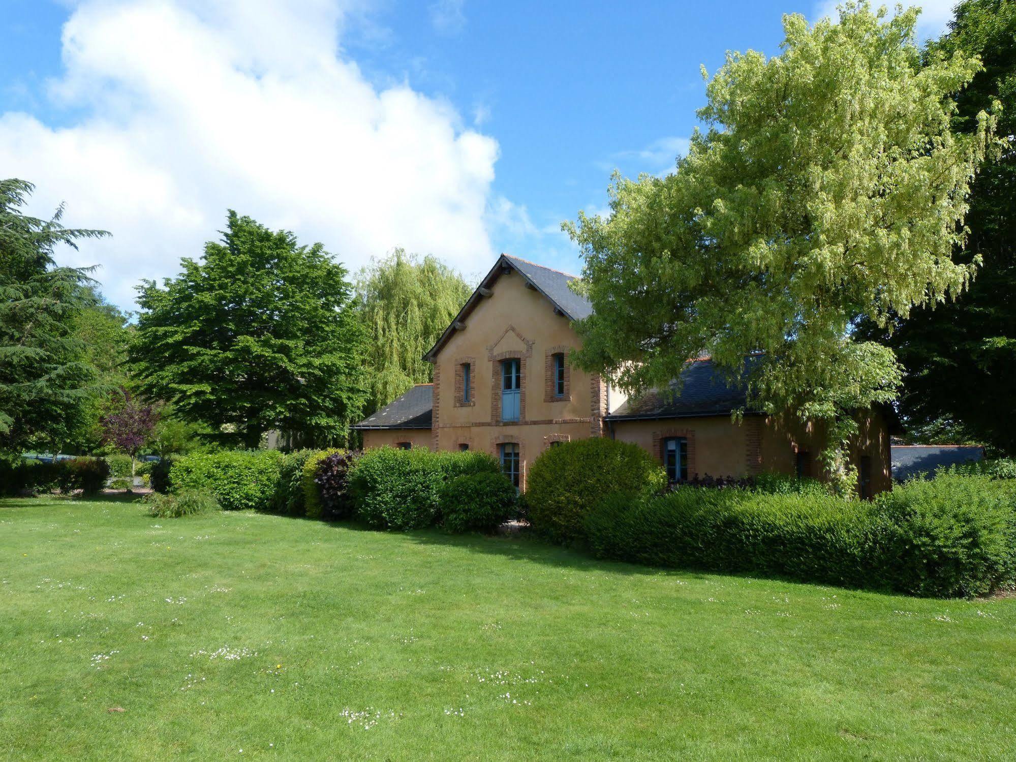 Anjou Golf And Country Club Hotel Champigne ภายนอก รูปภาพ