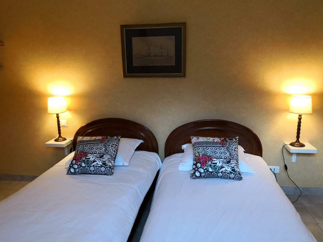 Anjou Golf And Country Club Hotel Champigne ภายนอก รูปภาพ